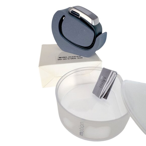 MINI Cooper BMW Mini Motion MOMA Collectible Grey Smartwatch in Case - Picture 7 of 9